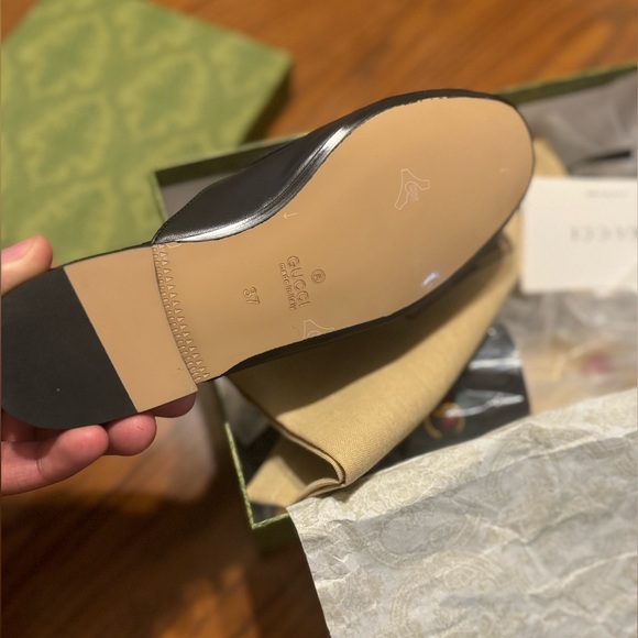 Black leather with tonal piping
Green and red Web
Horsebit detail - Picture 3 of 4